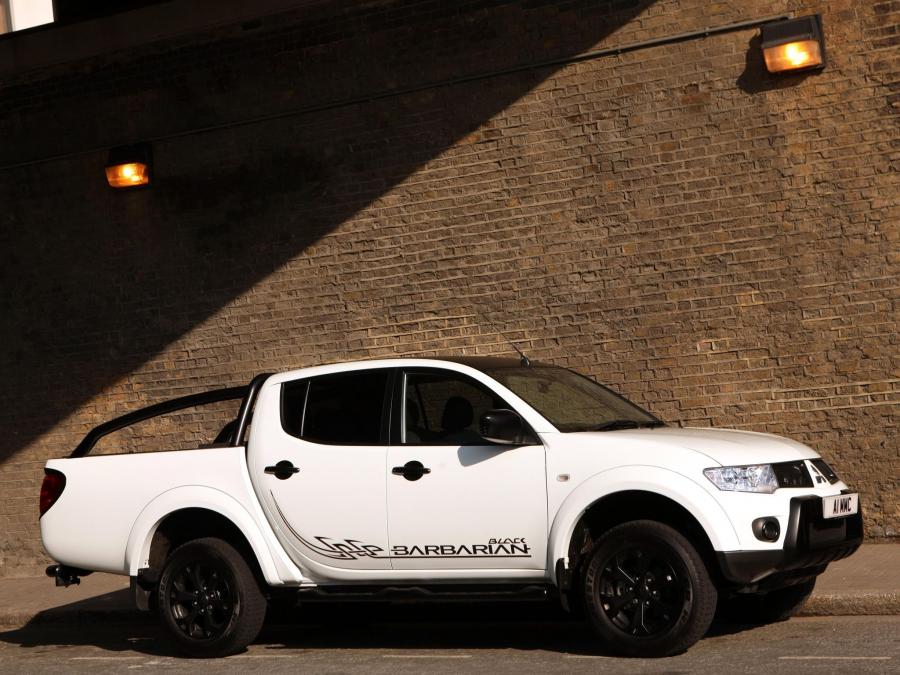  Mitsubishi L200 Black Barbarian 2012 года  (UK) (фото 6 из 68)